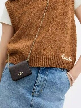 COACH Mini Wallet On A ChainIn Signature Jacquard
